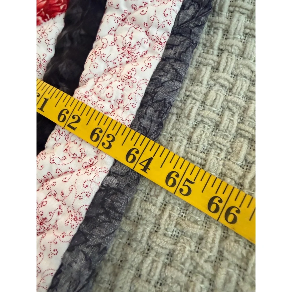 Vintage Handmade Quilt Red Black Floral Patchwork Octagon Cottage Farmhouse 65x6